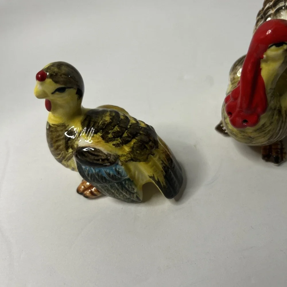 Vintage Ceramic Turkey Figurine Salt & Pepper Shakers Japan